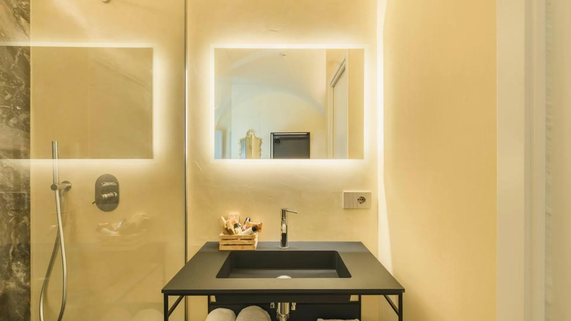 Palazzo Patrizi Suites & Spa Siena 0*,
